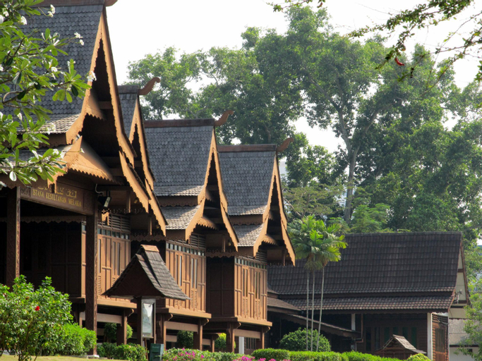 Nearby Landmark 4, Luminous ~ Walking Distance to SEE, SHOP and EAT!, Malacca City