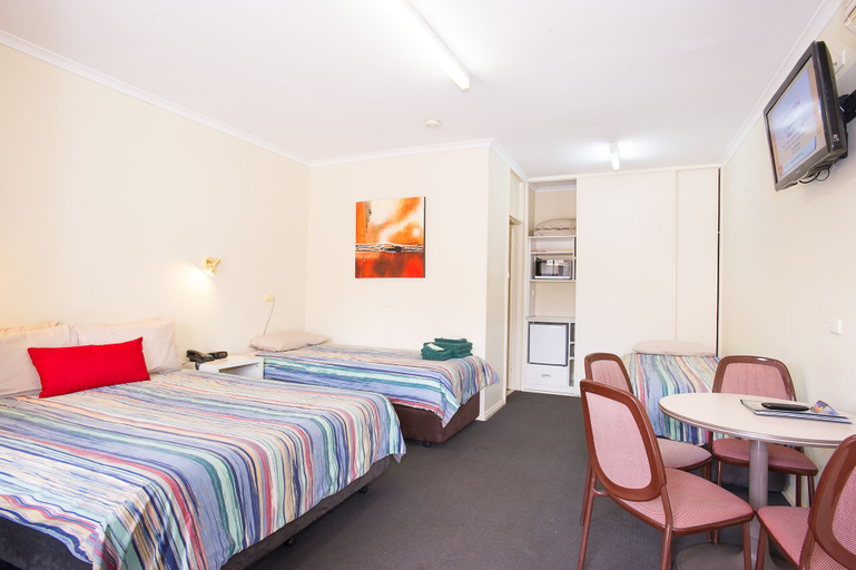 Bedroom 3, The Standpipe Golf Motor Inn, Port Augusta