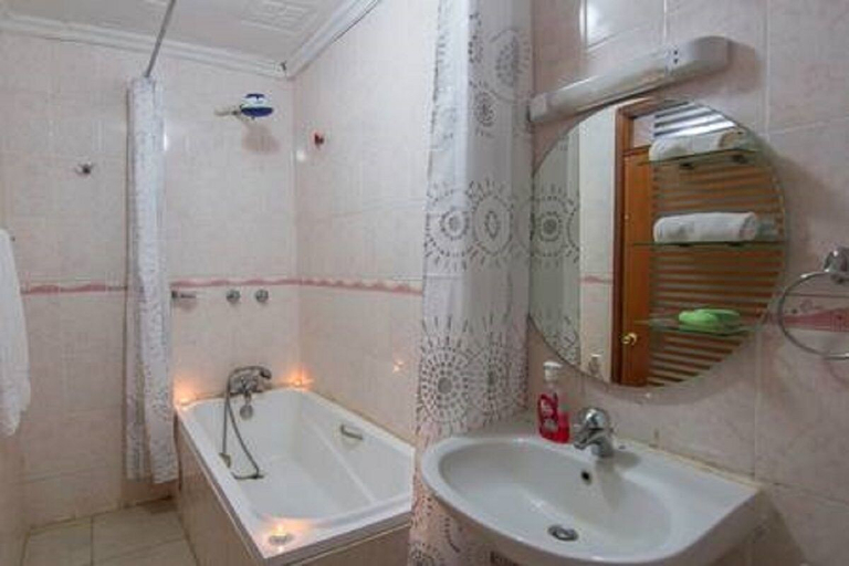 Bathroom 3, Imanisuites, Westlands