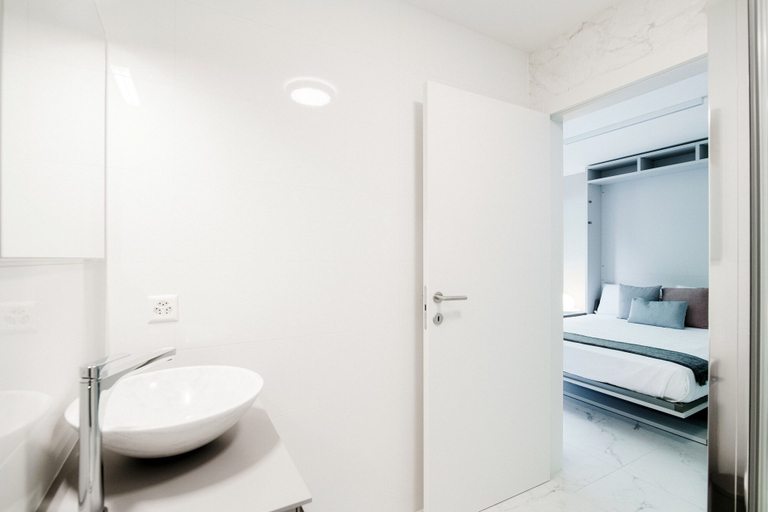 Bathroom 3, Locarno Studio Apartments, Locarno