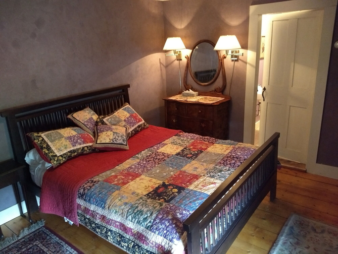Bedroom 2, Black Lantern Inn, Franklin