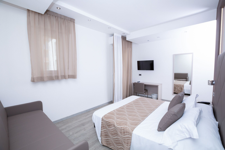 Bedroom 3, Hotel Baby, Rimini
