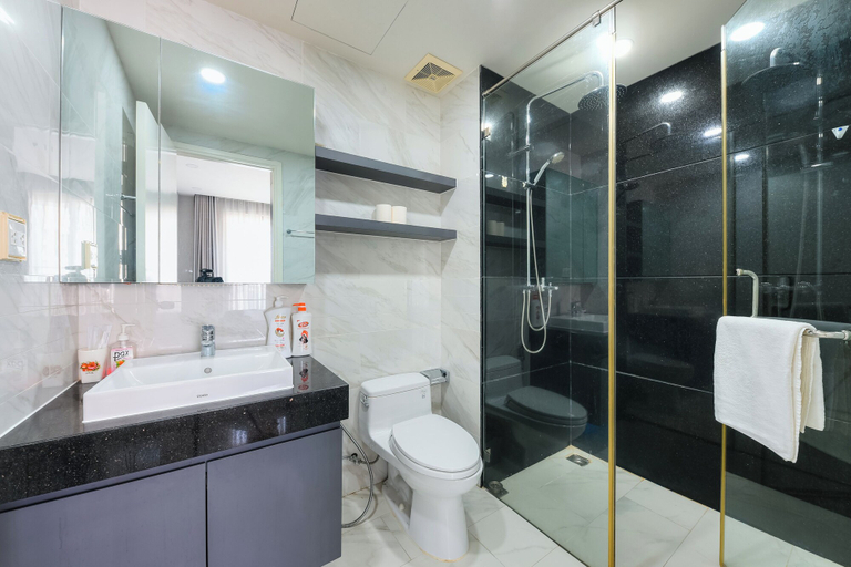 Bathroom 5, REM Rivergate Garden Pool Signature Apartments, District 4