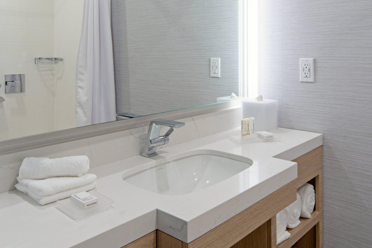 Bathroom 4, Springhill Suites By Marriott Valencia, Los Angeles