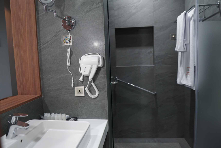 Bathroom 4, Sturgis Boutique Hotel, Cianjur