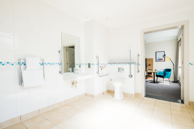 Others 3, Holiday Inn FARNBOROUGH by IHG, Hampshire