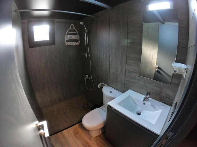 Bathroom, The Getaway, Kasrouane