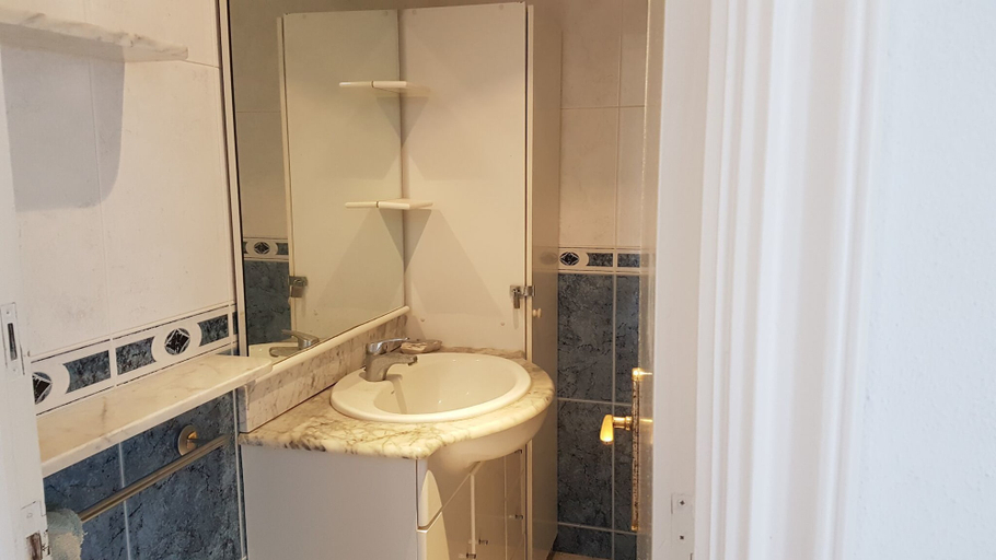 Bathroom, Inmo Estartit Apto. Artit Atic U, Girona