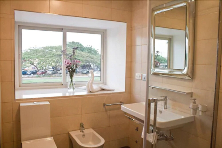 Bathroom 3, Axis Suites Hotel, Accra