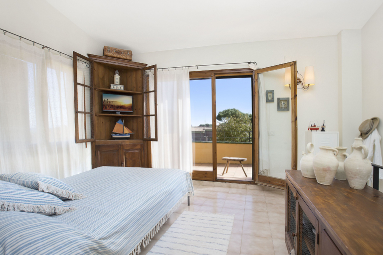 Bedroom 2, Villa Arcadas, Girona