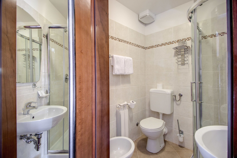 Bathroom 3, Hotel Domus Cavanis Venezia, Venezia