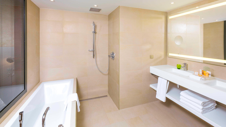 Bathroom 3, Holiday Inn ALGIERS - CHERAGA TOWER by IHG, Cheraga