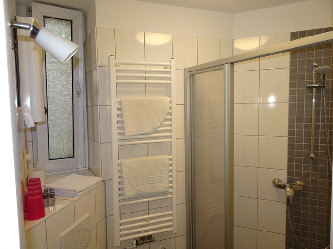 Bathroom 5, Gästehaus Grupello, Düsseldorf