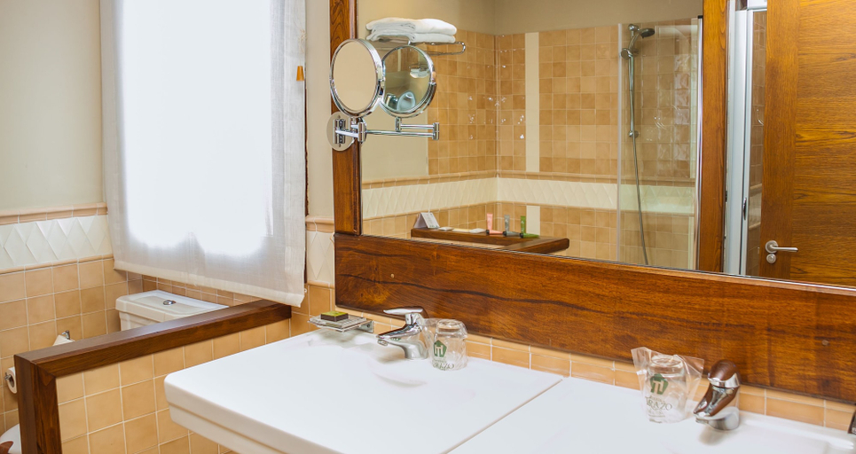 Bathroom 5, Hosteria de Torazo Nature Hotel & Spa, Asturias