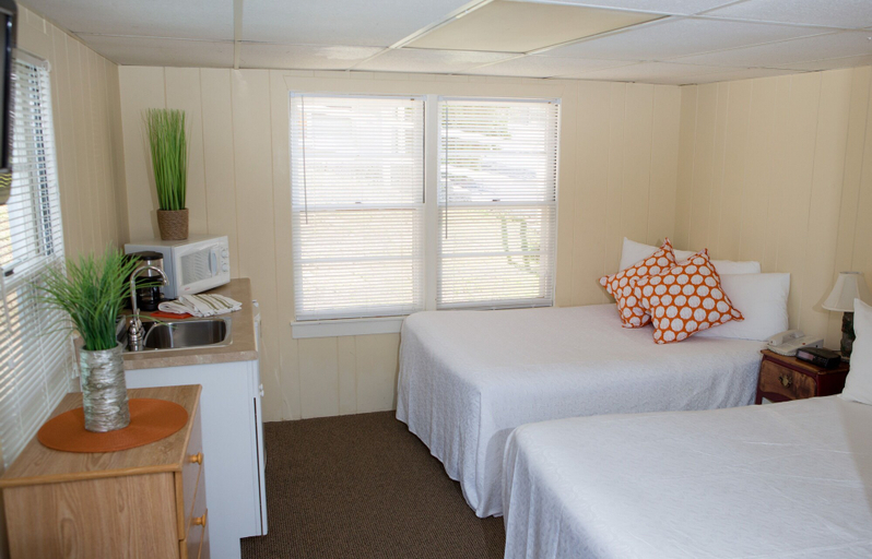 Bedroom 4, The Naswa Resort, Belknap