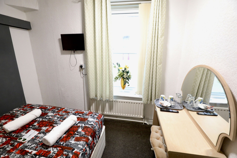 Bedroom 2, Blackpool Central Hotel, Blackpool