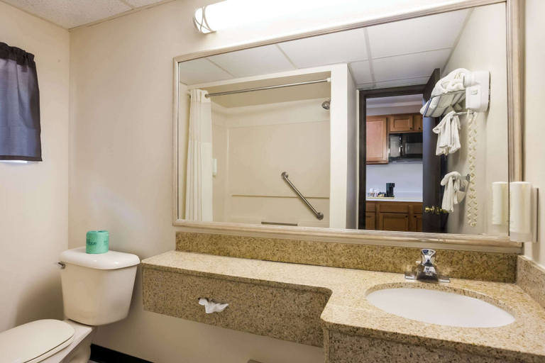 Bathroom 5, Suburban Studios Millville, Cumberland