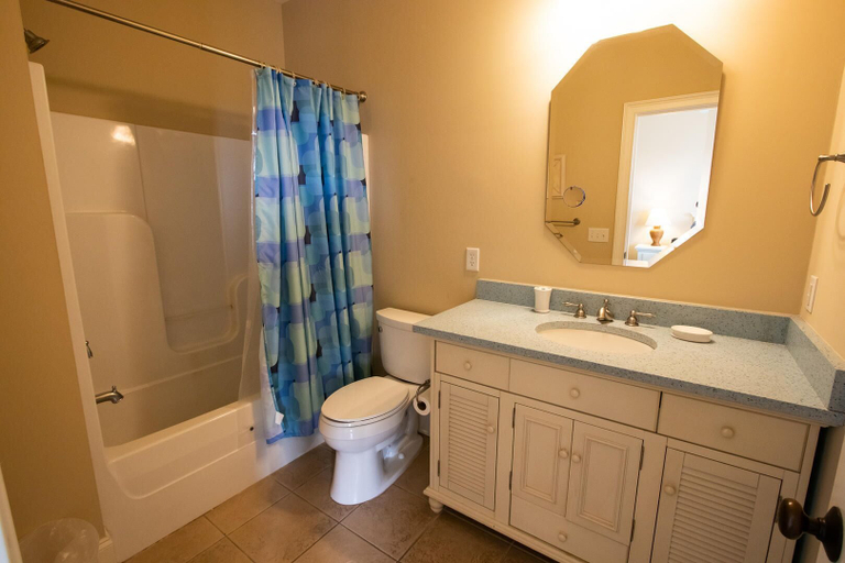 Bathroom 3, 778 Marlin Dr, Beaufort