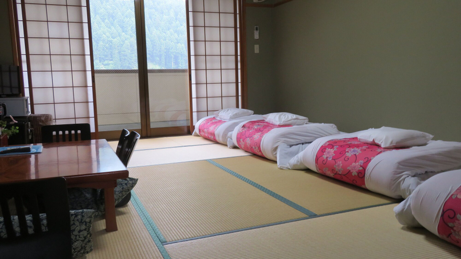 Bedroom, Miharaya Ryokan, Gujō