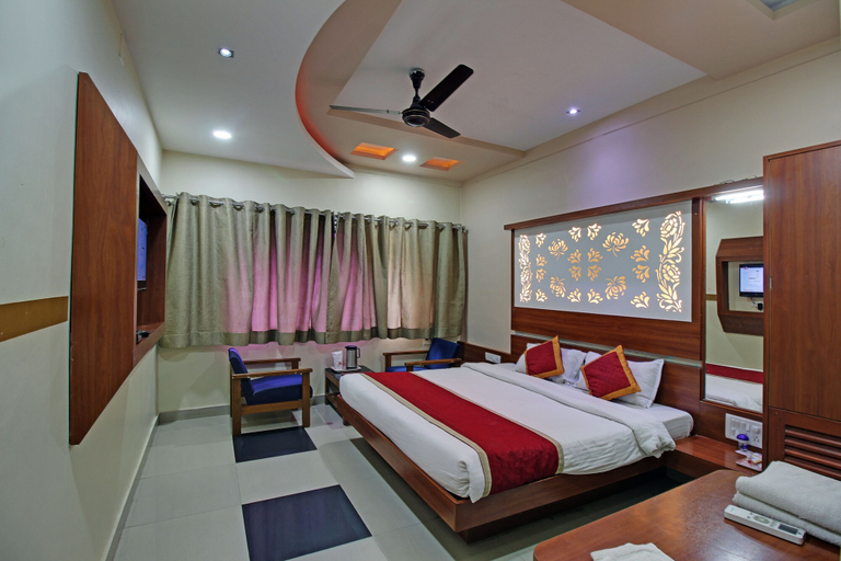 Bedroom 3, Hotel Sunset Inn Mount Abu with Swimming Pool, Sirohi