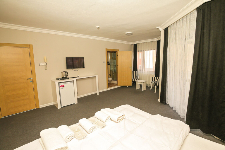 Bedroom 2, Bolu Lagoon City Hotel, Merkez