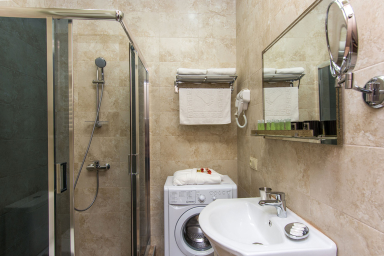 Bathroom 4, Apartment Dat Exx on the Marjanishvili, Tbilisi