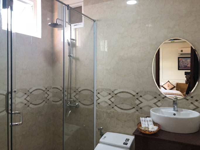 Bathroom 3, Khach San Sao Viet, Qui Nhơn