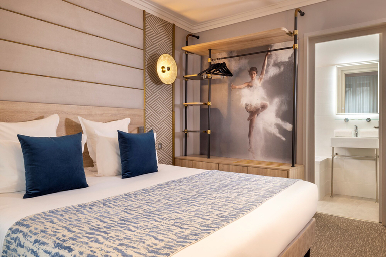 Bedroom 2, Hôtel Nude Paris - Color Vision, Paris