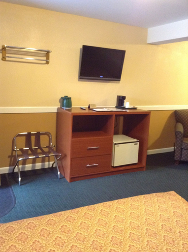 Others 5, Briarcliff Motel, Carroll