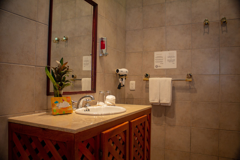Bathroom 5, Vista Ballena, Osa