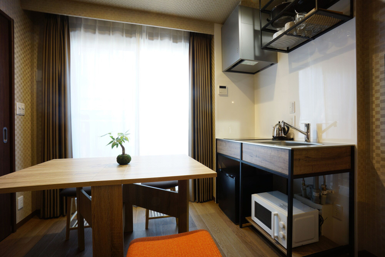Others 4, Rona Hotel, Shinjuku