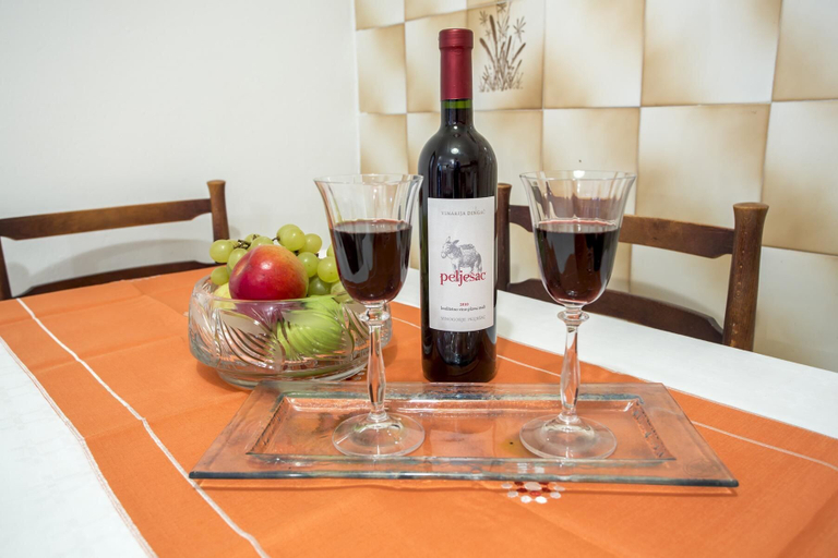 Food & Drinks, Apartment 34, Pula