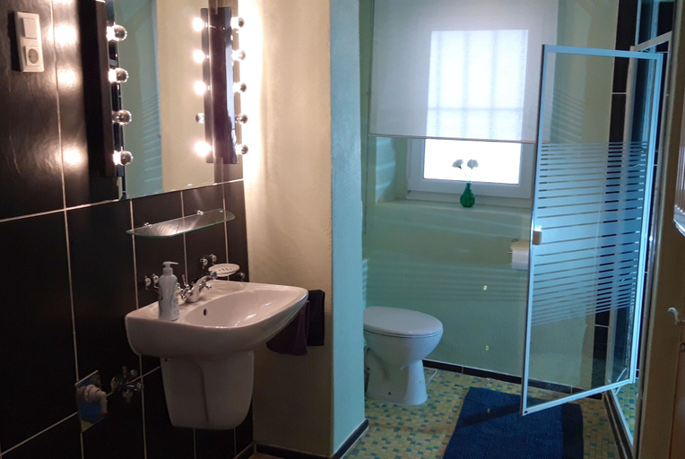 Bathroom 4, Ferienhaus Rheinblick, Koblenz