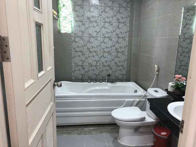 Bathroom 3, My Hotel and Spa, Da Nang