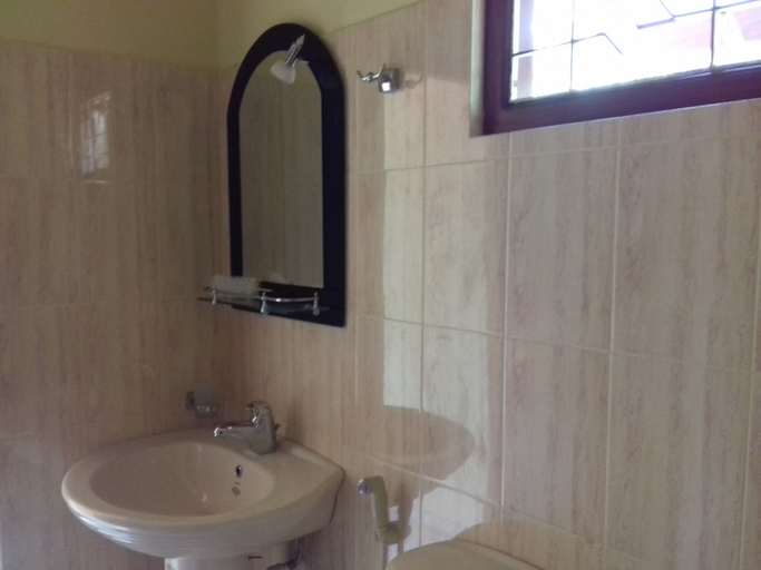 Bathroom 3, Vinses Villa in Hikkaduwa, Ambalangoda