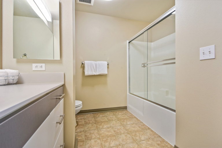 Bathroom 3, Global Luxury Suites at Marina Del Rey, Los Angeles
