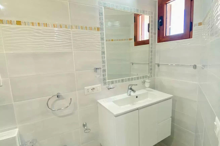 Bathroom, Monolocale in Centro 4, Nuoro