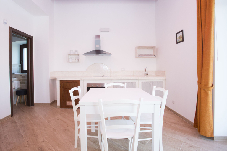 Others 5, Masseria Stella, Bari