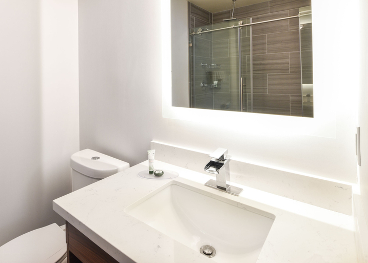 Bathroom 4, Parkside Inn Anaheim, Orange