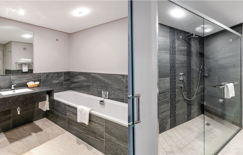 Bathroom 4, Holiday Inn NAIROBI TWO RIVERS MALL by IHG, Westlands