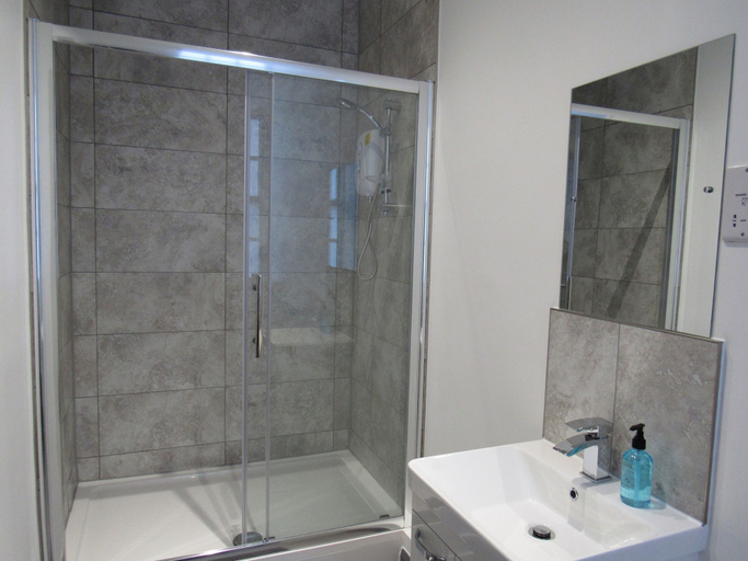 Bathroom 3, Pear Tree Inn, Hertfordshire