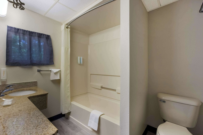 Bathroom 5, Suburban Studios Millville, Cumberland