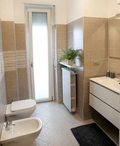 Bathroom 2, B&B SanRock, Cuneo