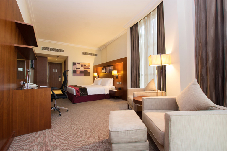 Bedroom 3, Holiday Inn ABU DHABI by IHG, Abu Dhabi City