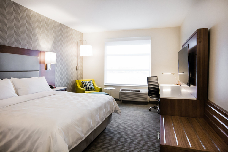 Bedroom 3, Holiday Inn & Suites CALGARY SOUTH - CONFERENCE CTR by IHG, Division No. 6
