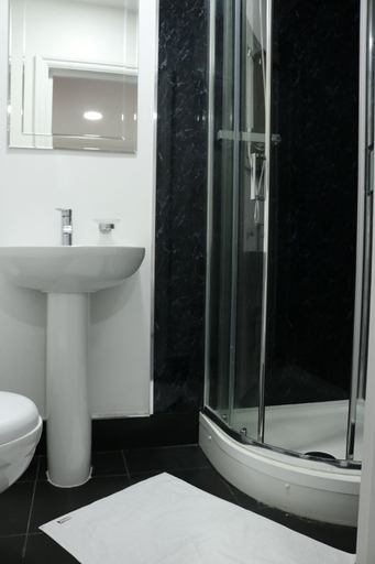 Bathroom 4, The Bank Hotel, London