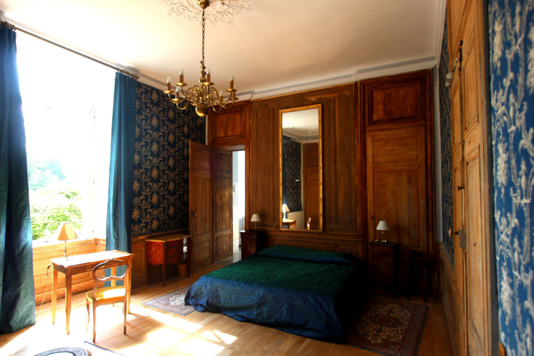 Bedroom 2, Château d'Island Avallon Vézelay, Yonne