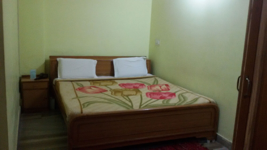 Bedroom 1, Hotel Divya, Varanasi