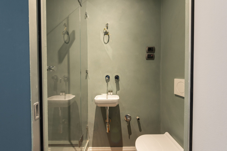 Bathroom 4, Toscanella 3 Bedrooms by Mmega, Florence