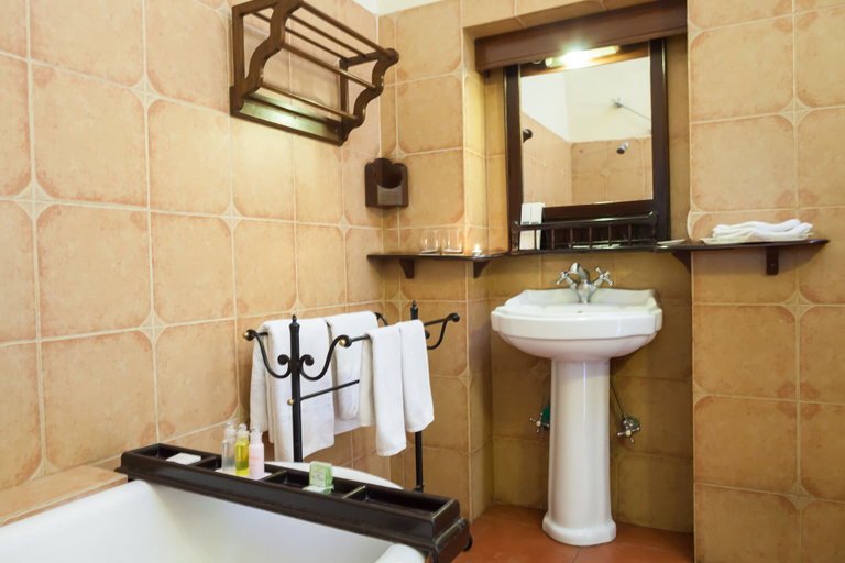 Bathroom 5, The Grand Imperial - Heritage Hotel, Agra